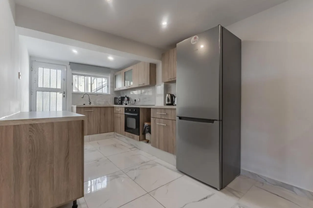 Sant Central Deluxe Apartments Agia Napa