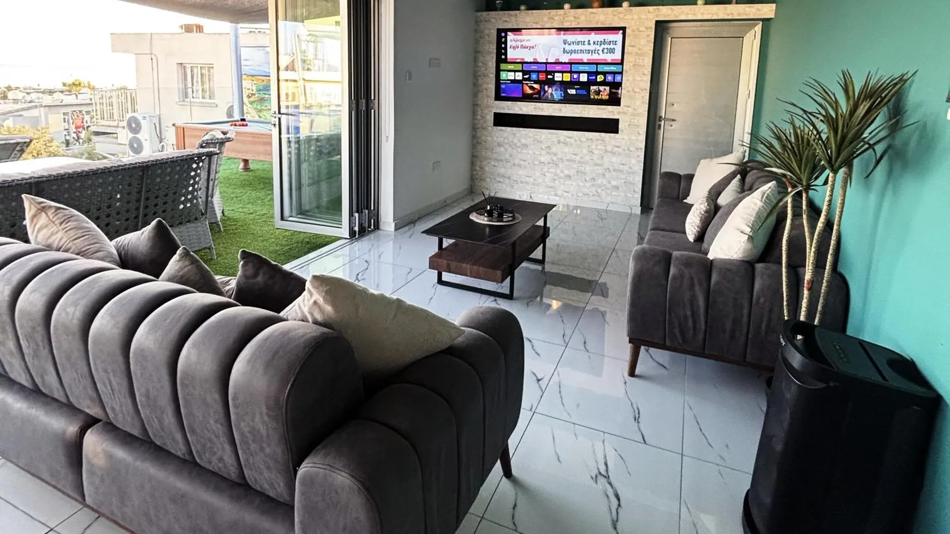Sant Central Deluxe Apartments Agia Napa