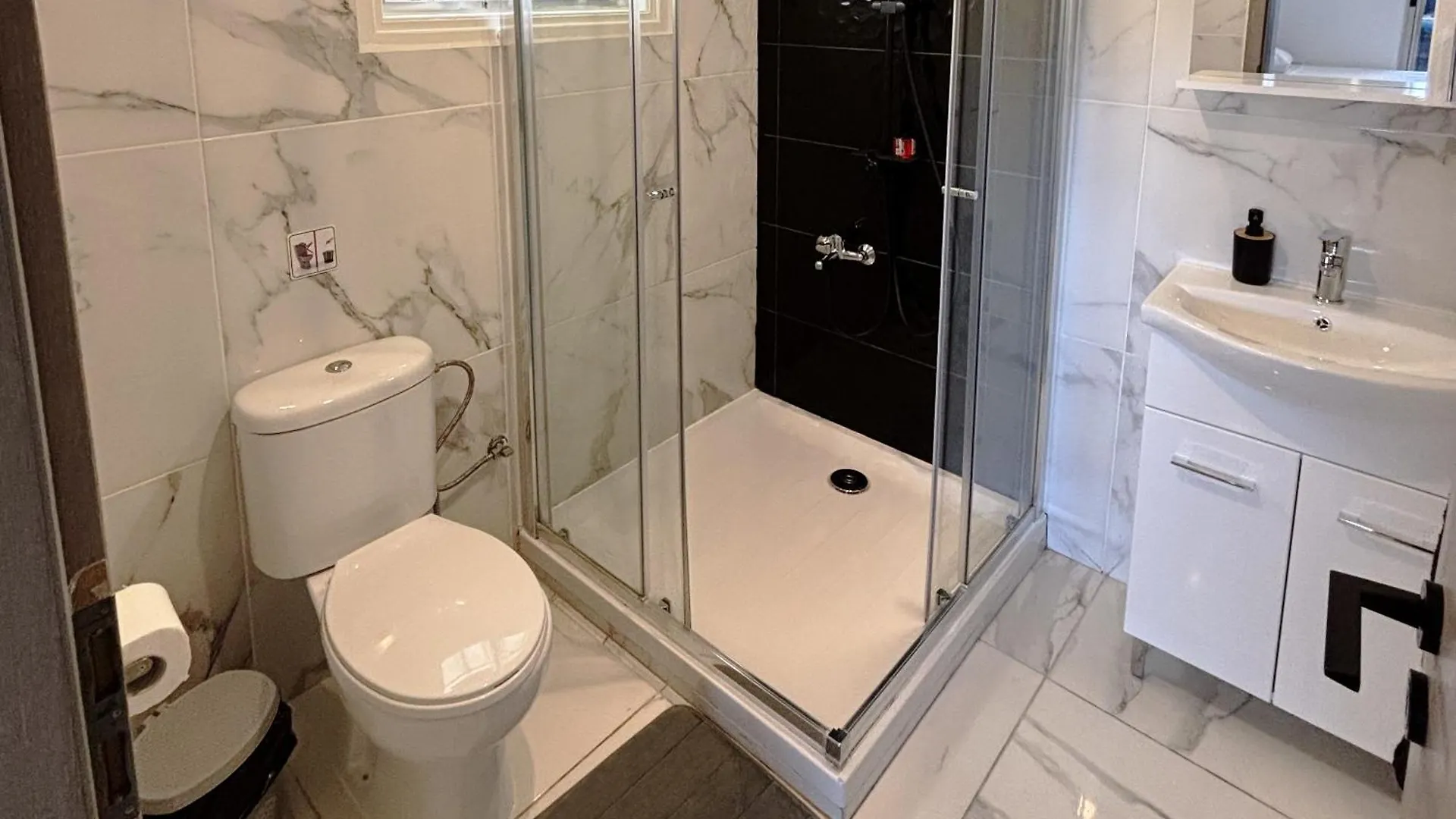 Sant Central Deluxe Apartments Agia Napa
