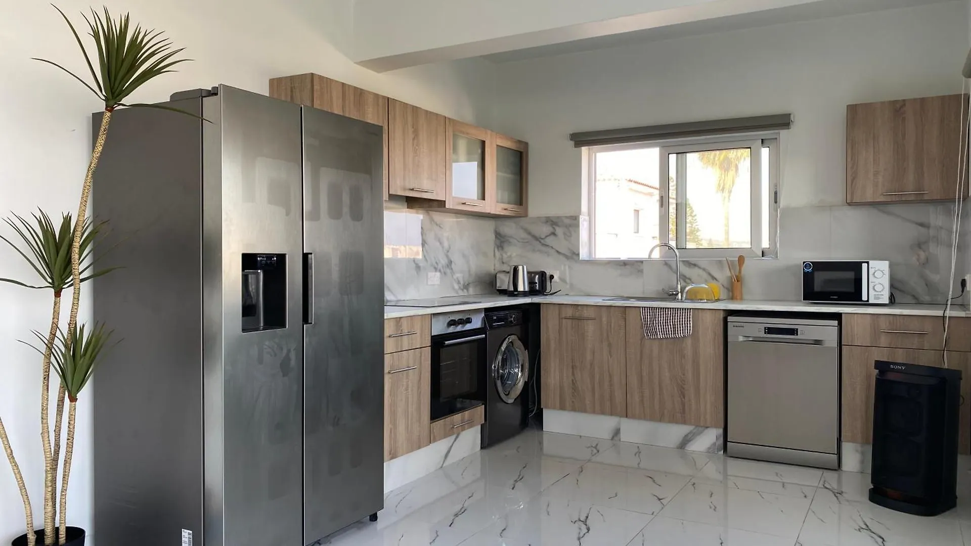 Sant Central Deluxe Apartments Αγία Νάπα 0*,